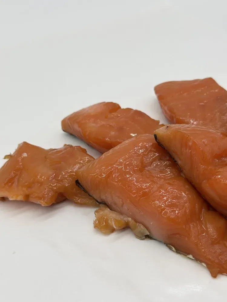 Мясо форели на коже холодного копчения